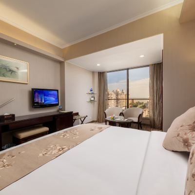 舒適大床房 珠海粵海飯店（拱北口岸高鐵站店）優惠