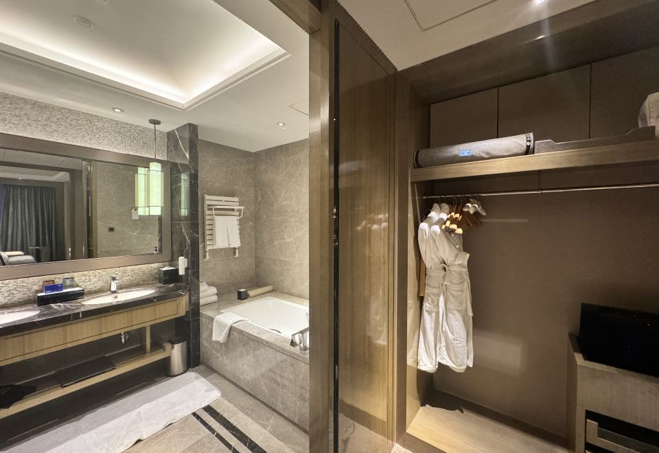 行政套房（双衞+浴缸+独立客厅）