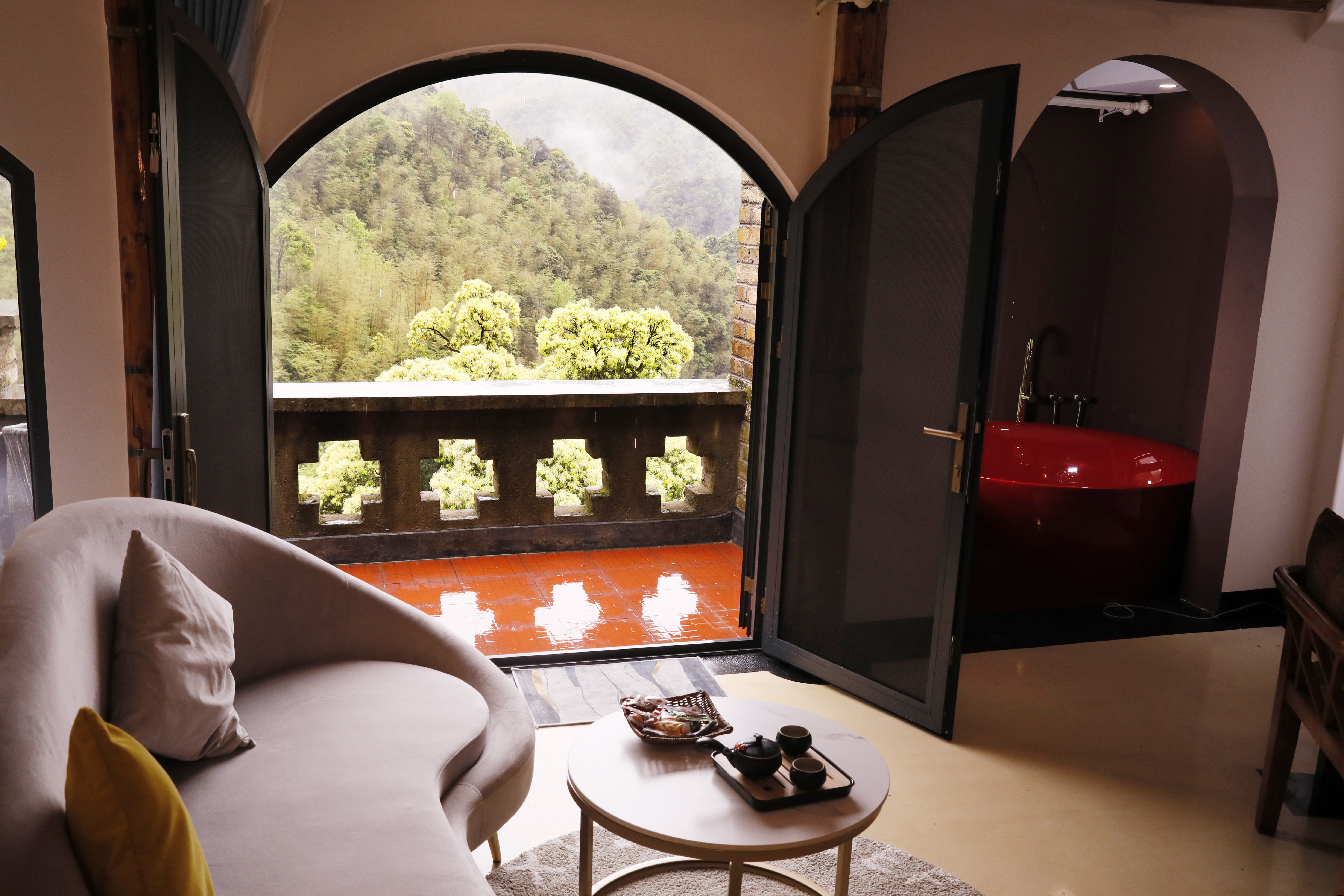 Floral Lux Hotel·Mount Huangshan Bitter Tree Story Hotel阳台山景大床房+享观景平台风景