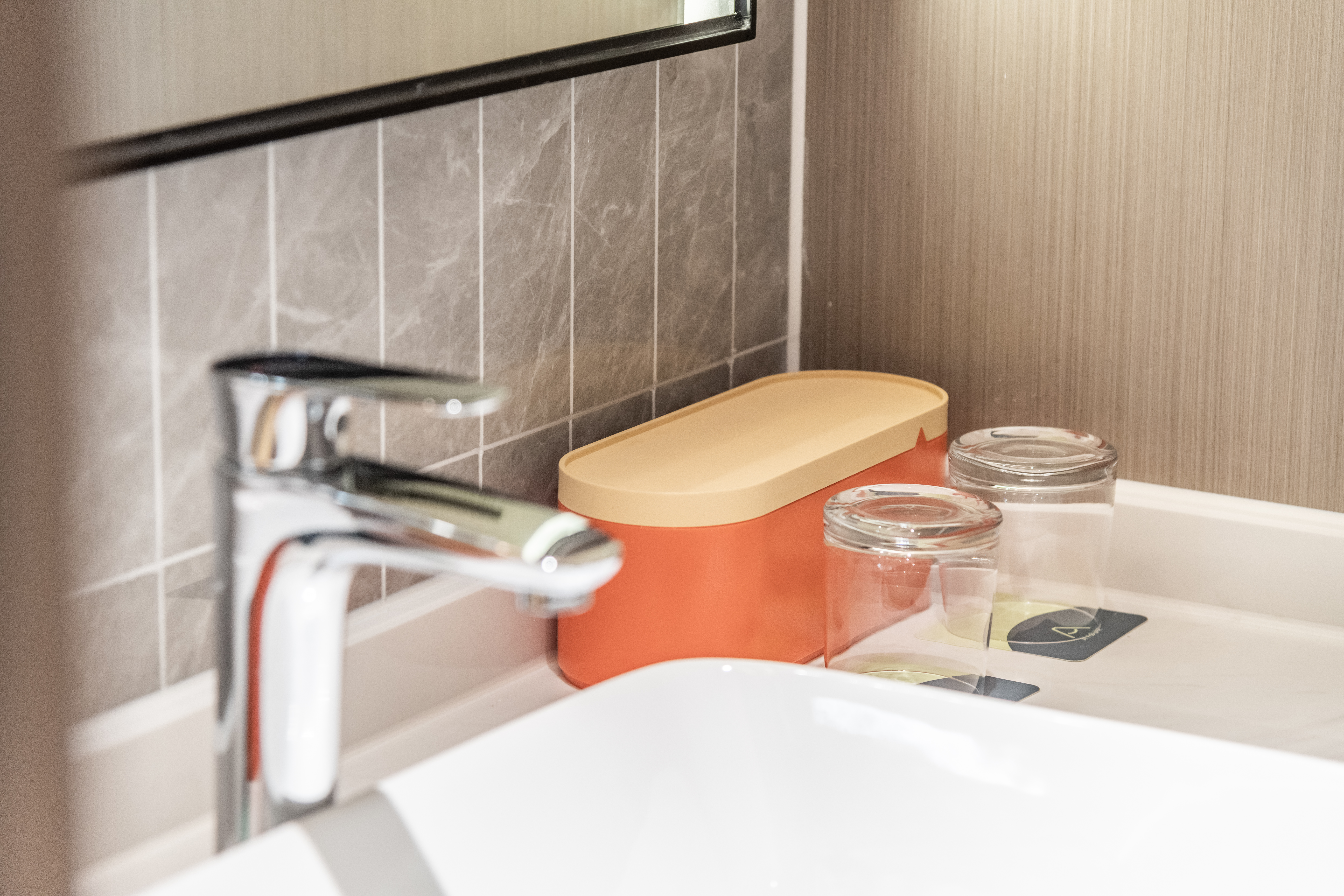 几木大床房（投屏电视+小冰箱+深睡枕+顶喷花洒）