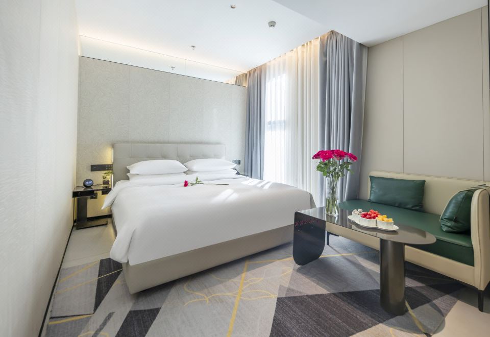 設計師簡約大床房（全屋聲控+零壓床墊+沙發+智能馬桶）