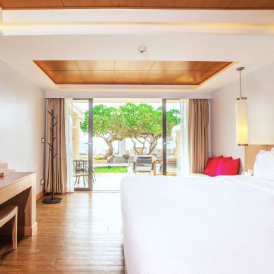 豪華房 卡隆超越度假酒店 – 限成人 （SHA Extra Plus）優惠