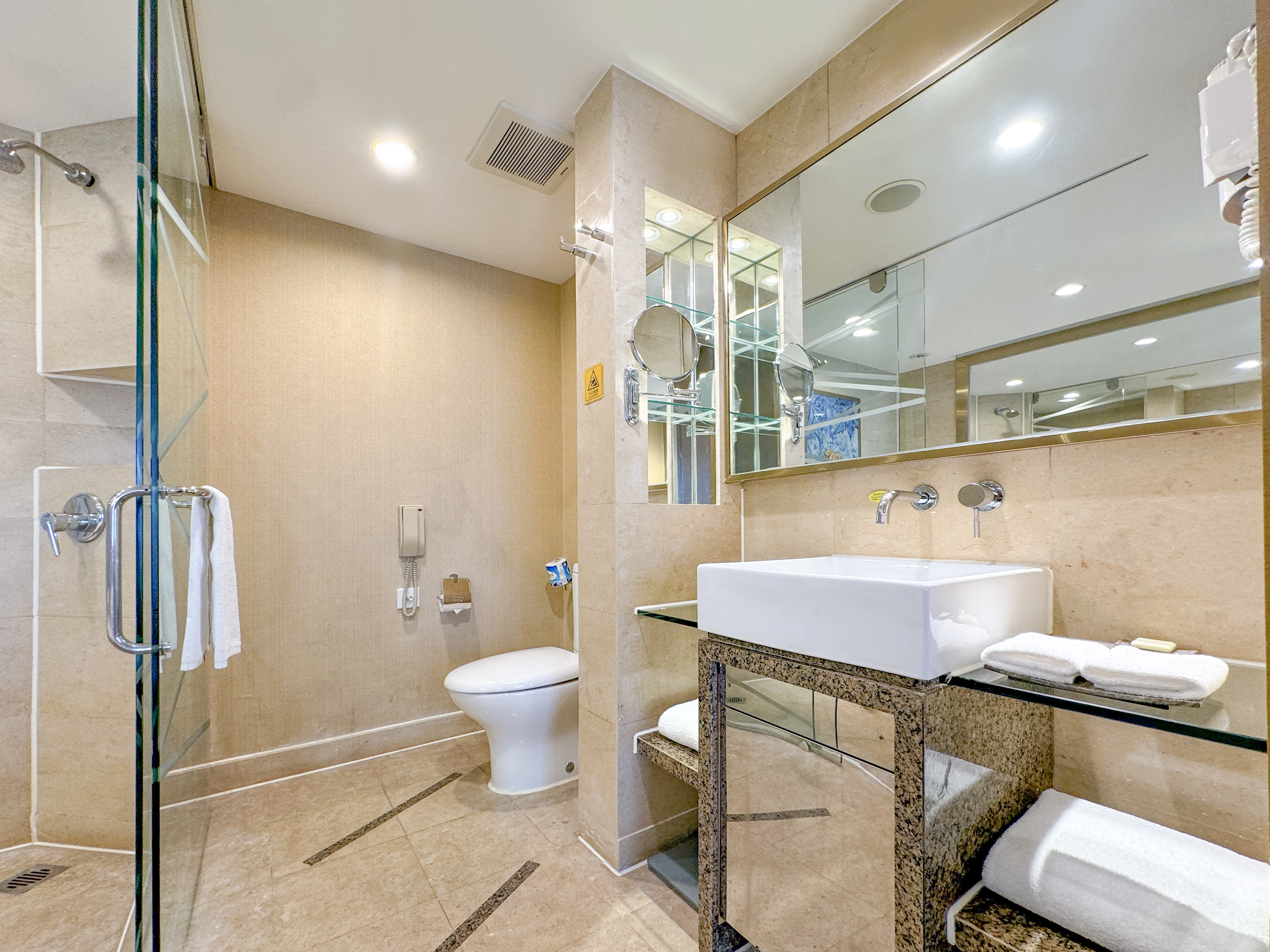 臻享·超大豪華大床間（舒闊空間,德國GROHE花灑）