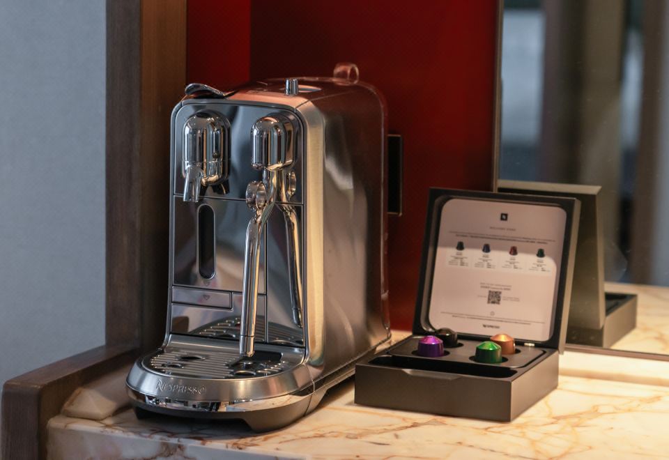 豪华房 超大床 城市景观 行政楼层