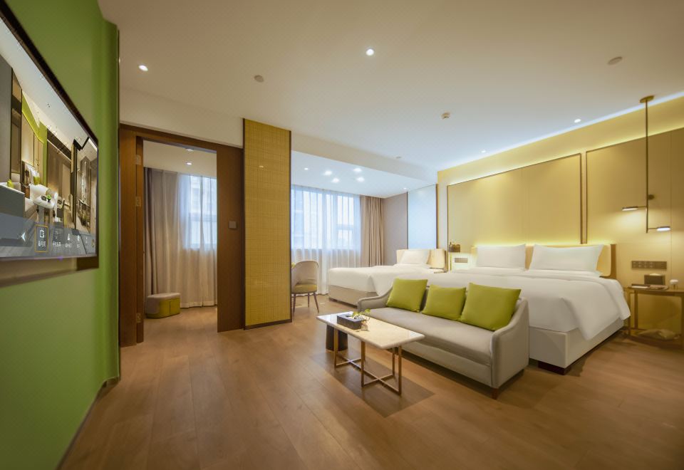 金悦家庭房-衣帽空间（大床+标准床+投屏）