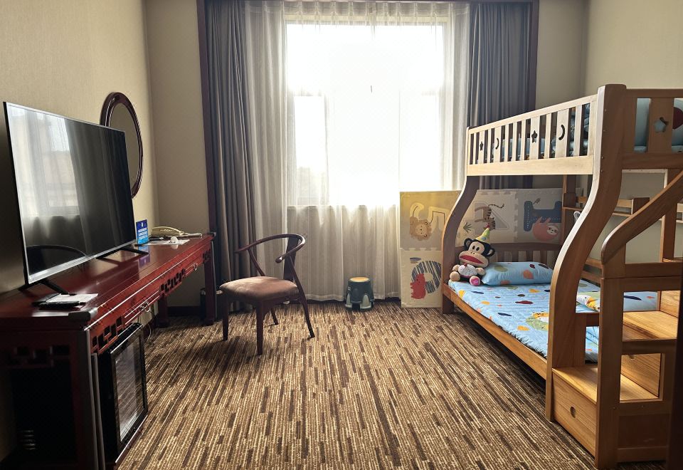 Qianmen Jianguo HotelFamily-friendly Family Room