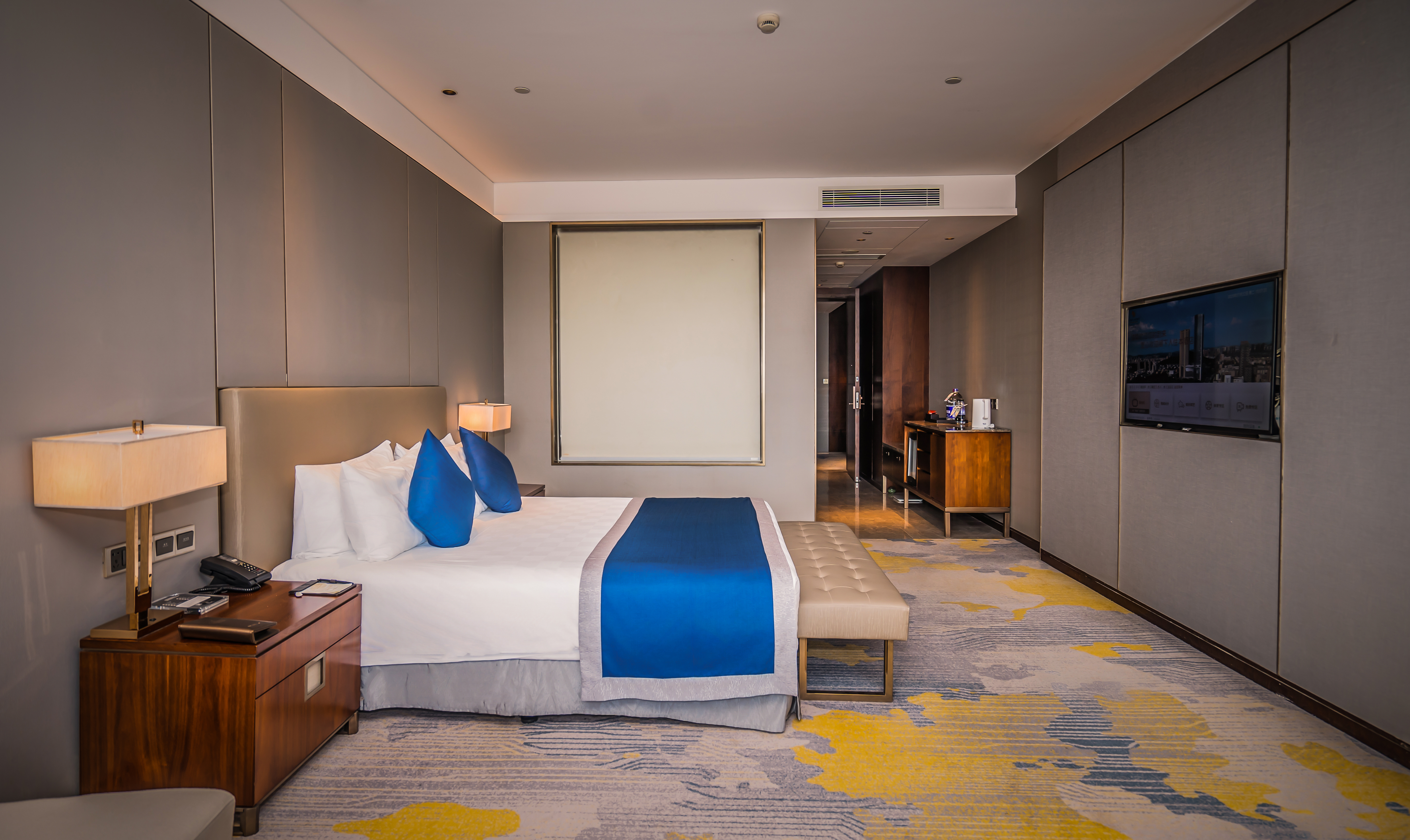 Golden Eagle Summit Hotel Maanshan双湖观景大床房（俯瞰南湖、雨山湖双湖景观）