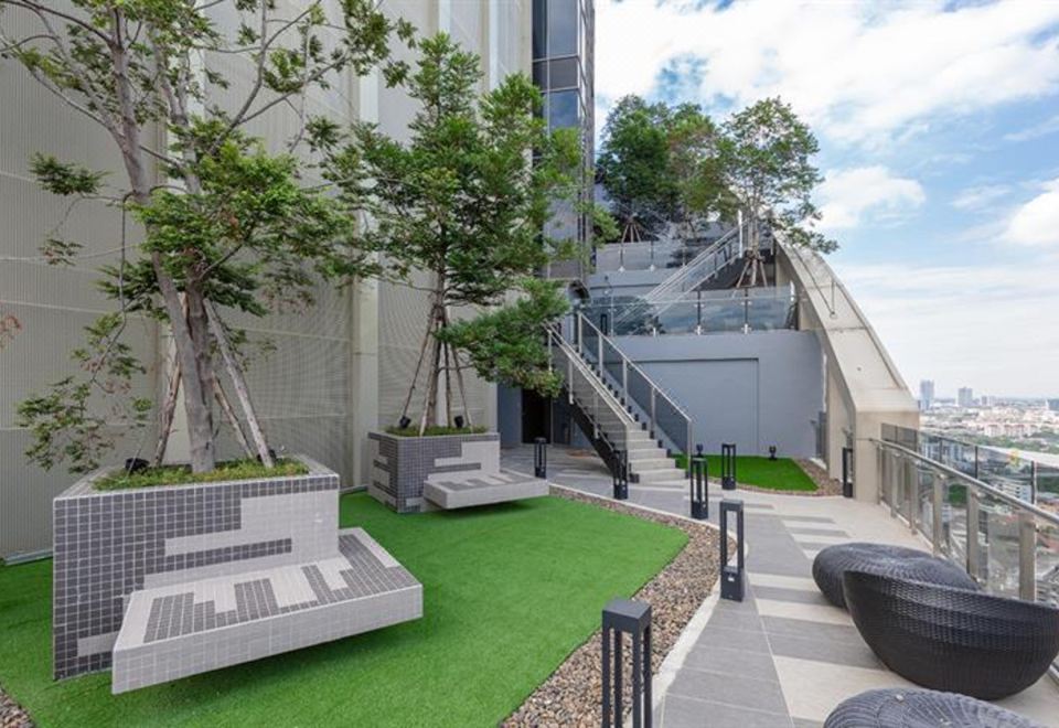 Oakwood Suites Tiwanon BangkokOne Bedroom Deluxe Sky View King / Twin