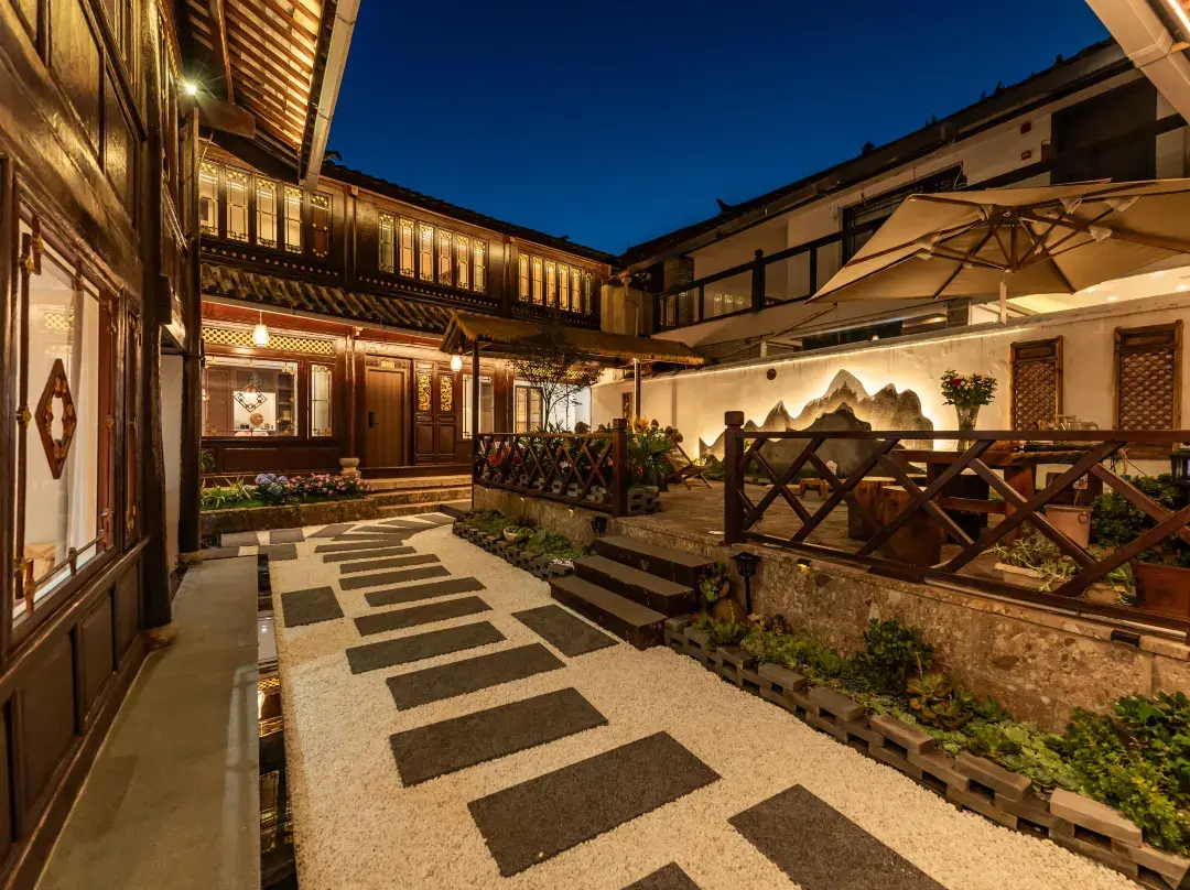 Dayan Pavilion Flower Garden Homestay - Lijiang