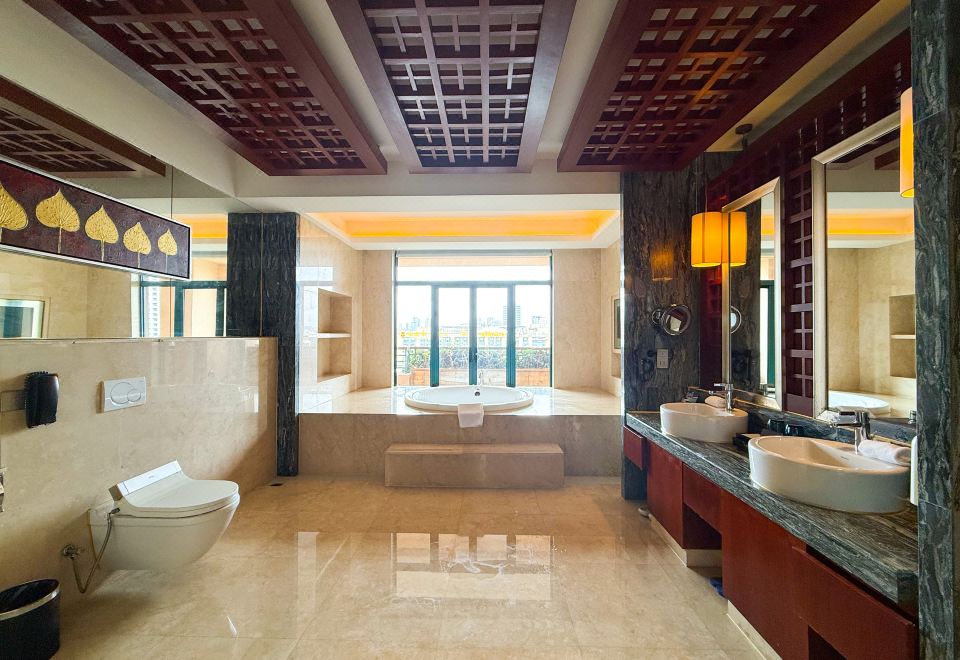 海丽号总统套房（温泉水+私人影音室+室外露天泡池+大浴缸+湿蒸房）