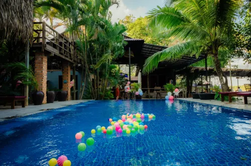 River Nest Hostel