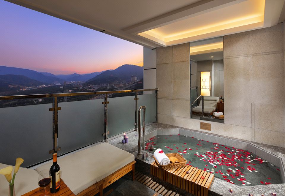 私湯溫泉豪華套房（陽臺私人泡池）