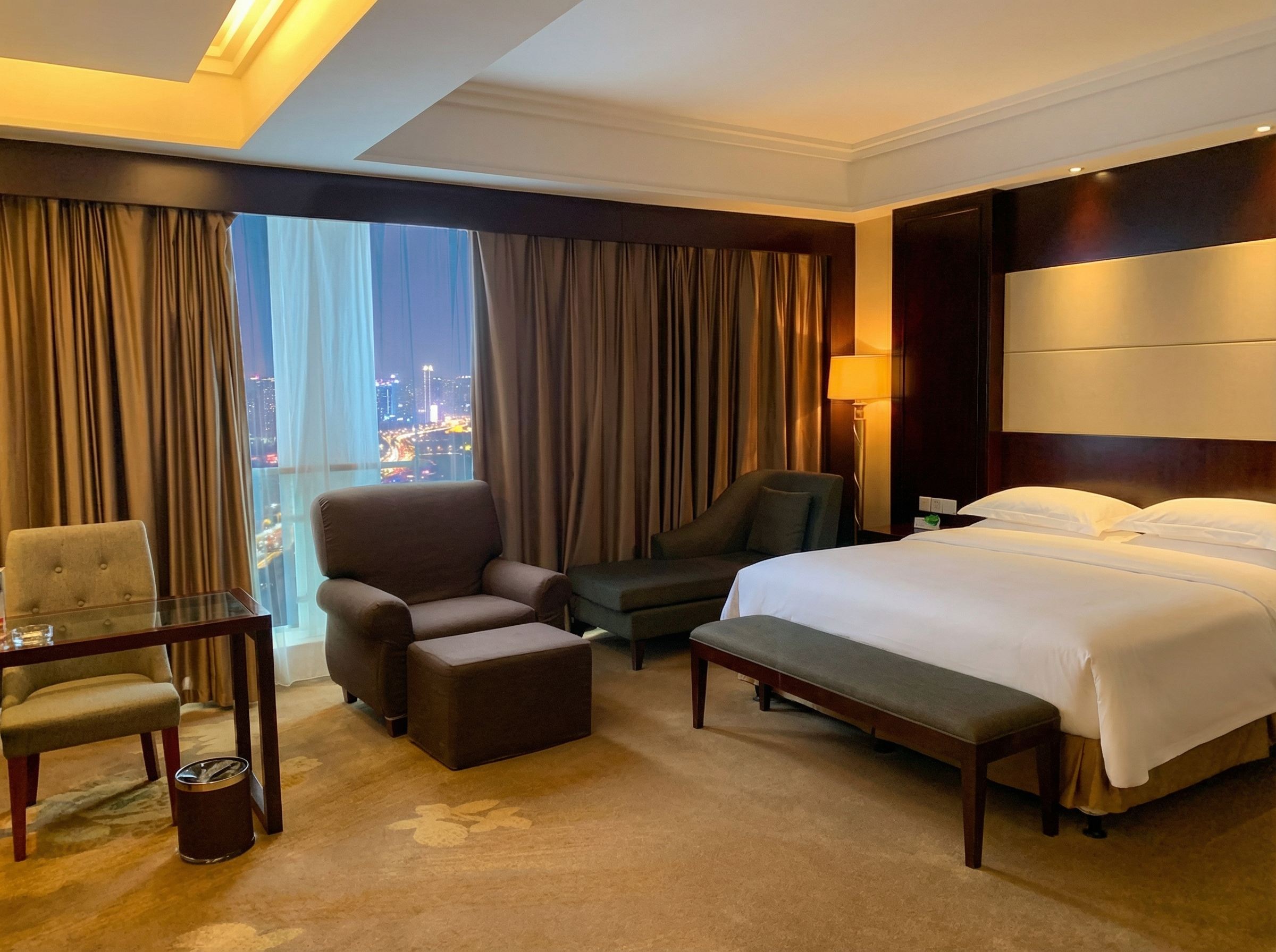 智能行政大床房