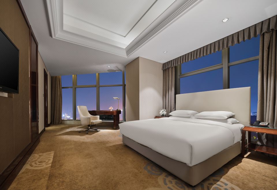 Dongwu New Century Grand Hotel HuzhouDeluxe Two-Bedroom Suite (Separate Bedroom + Panoramic Floor-to-Ceiling Window + Tub)