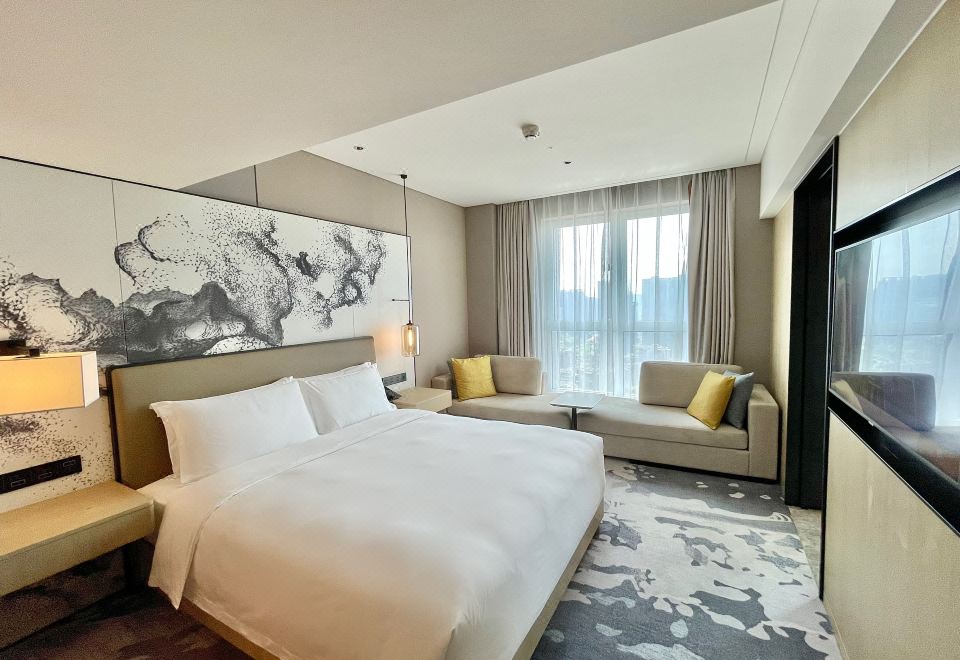 琥珀大床房（迷你冰箱+智能客控）