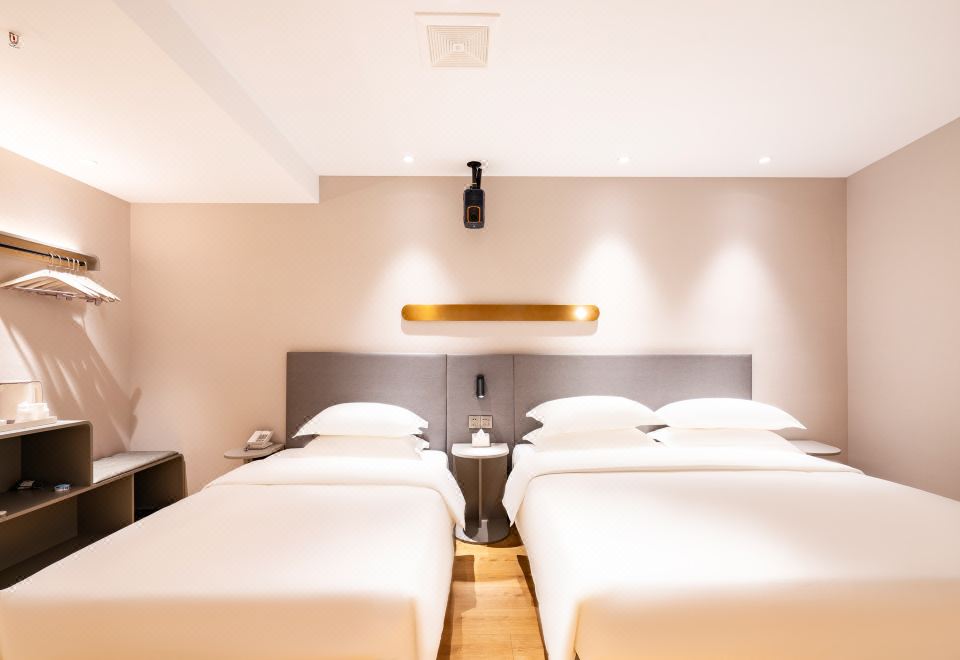 影音套房「樂享一居室+百寸高清巨幕私人影院+SVIP影視暢享+語音客控+棋牌娛樂」