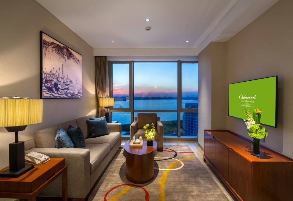 Oakwood Hotel & Residence SuzhouDeluxe 2-Bedroom Apartment Lake View