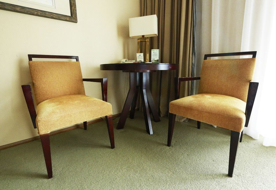 Jinling ResortGuestroom - Garden-View (2 Beds) (Balcony)