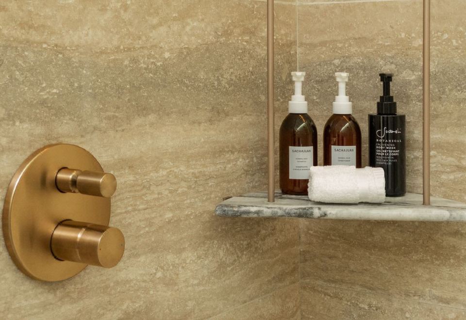 尊優華貴客房， 客房， 2 張大床， 海景， 水池， 露台