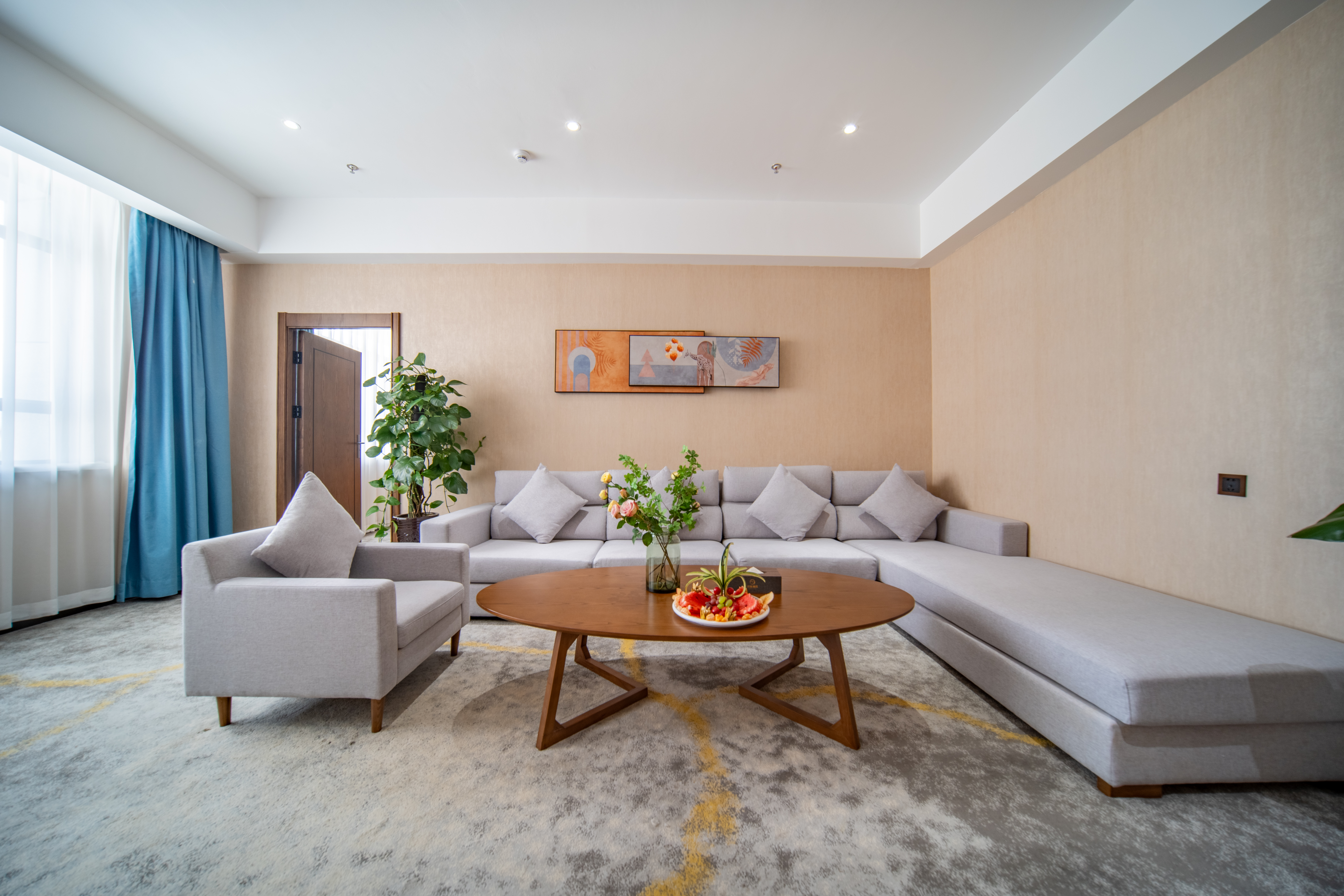 凤凰行政花园套房