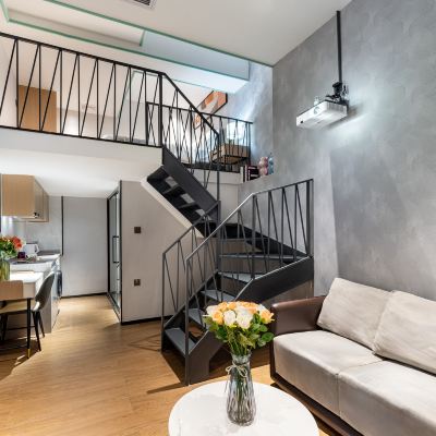 意式極簡loft投影大床套房（冰箱+洗衣機） 夢公園飯店（南山科技園南頭古城地鐵站店）優惠