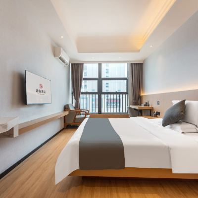 Delightful Smart Double Bed Room (Xiaodu Smart Control + One-Button Fogging + Automatic Curtains) 台山渤海國際公寓酒店優惠