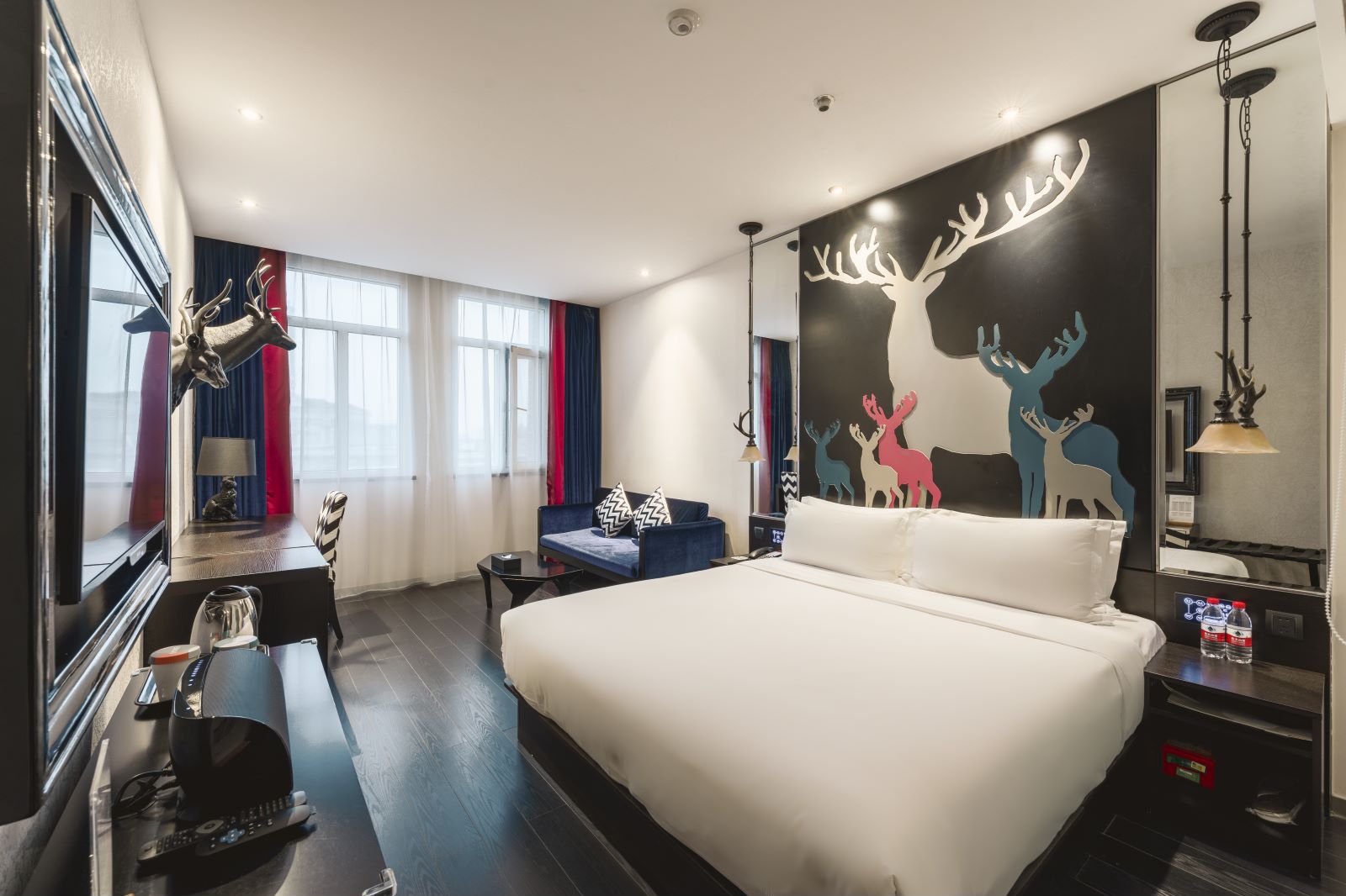 高级大床房（智能投屏+小冰箱）