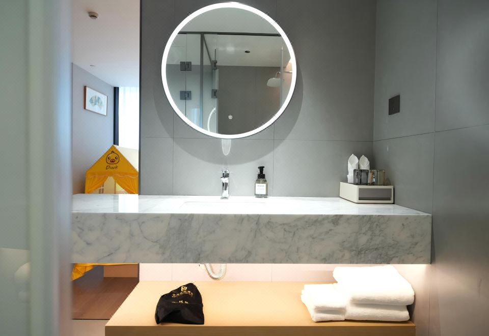 亲子乐园房︱记忆床垫︱全屋声控︱记忆枕︱智能投屏