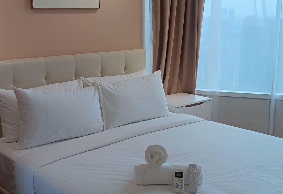 Sky Suites KLCC Homestay by BIRDY STAYHigh-floor 2-bedroom Suite 1 Bathroom With KL Tower View