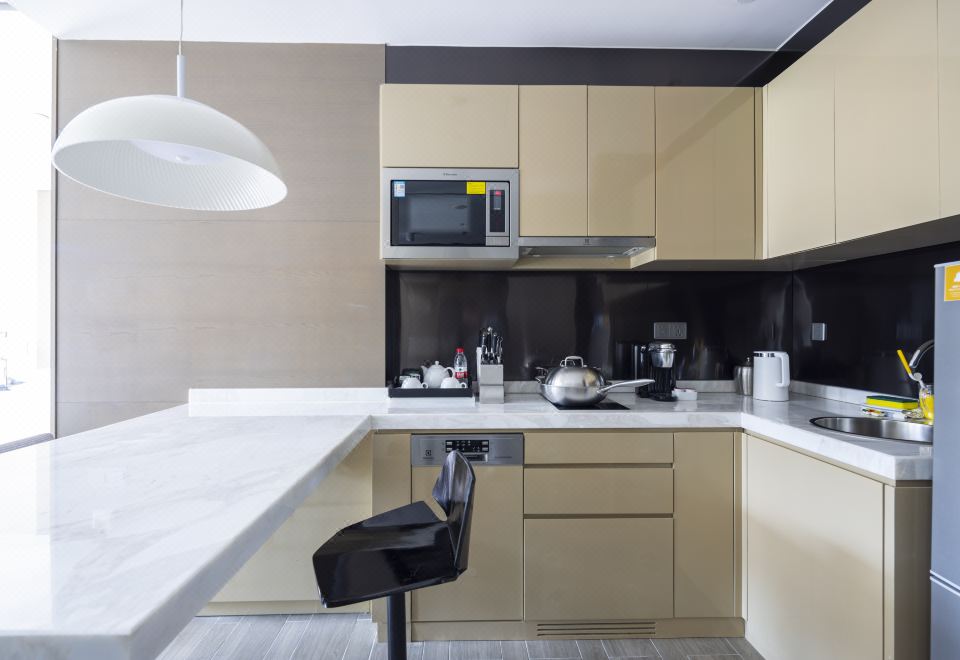 嘉寓大床家庭套房（带梳化床及厨房）