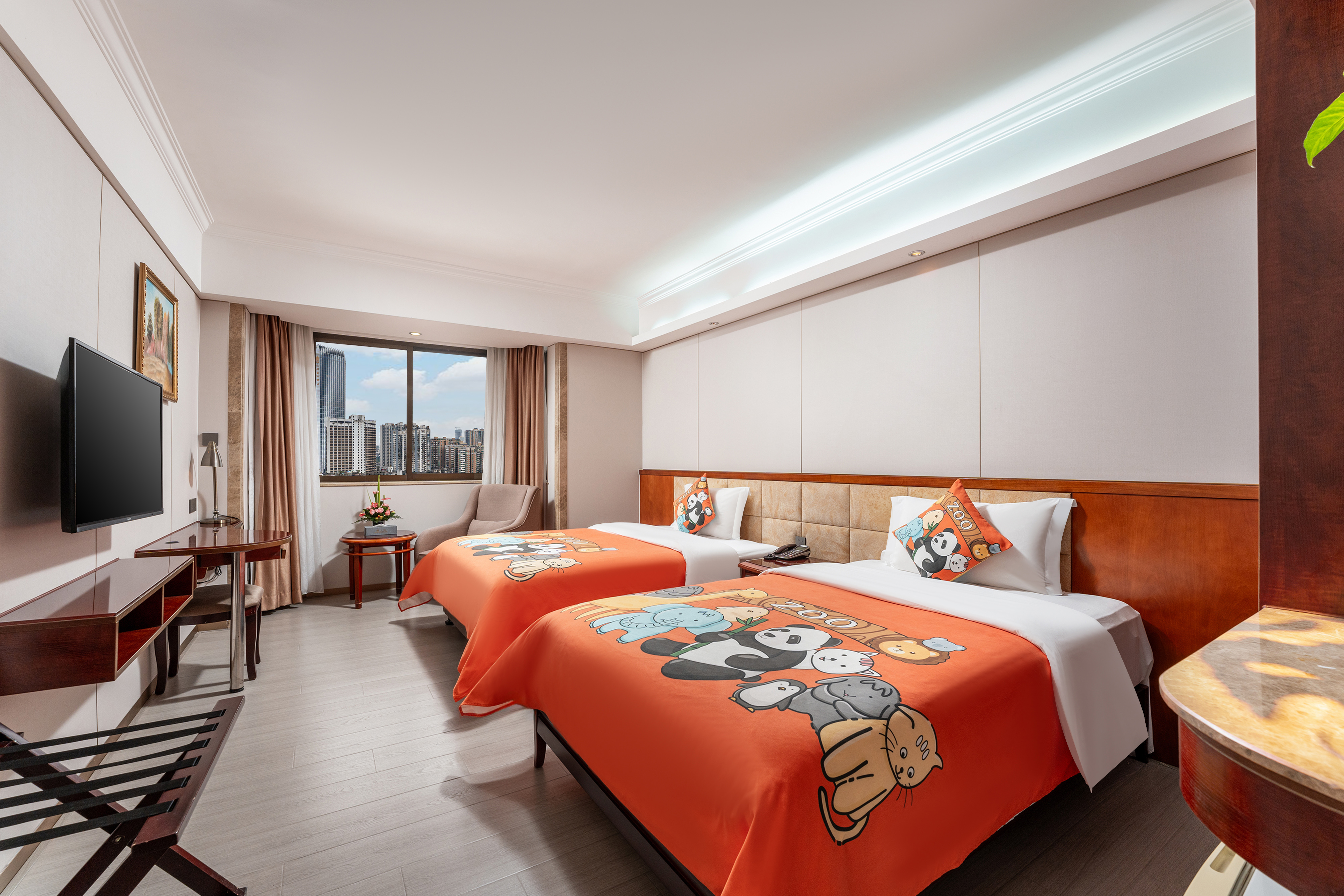 Huahai Hotel (Guangzhou Jiangnanxi changgang Metro Station)行政子母房（高空城景·温馨和睦·冰箱）