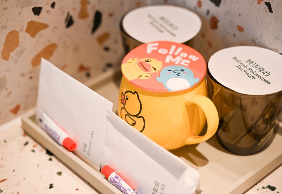 Shenzhen Guangming Tianan Cloud Industrial EVEN HOTELSDuck Little Yellow Duck Theme Room