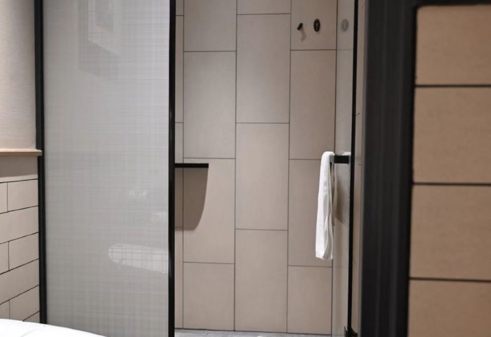 Beijing Gulou courtyard MANXIN HotelElegant Queen Room