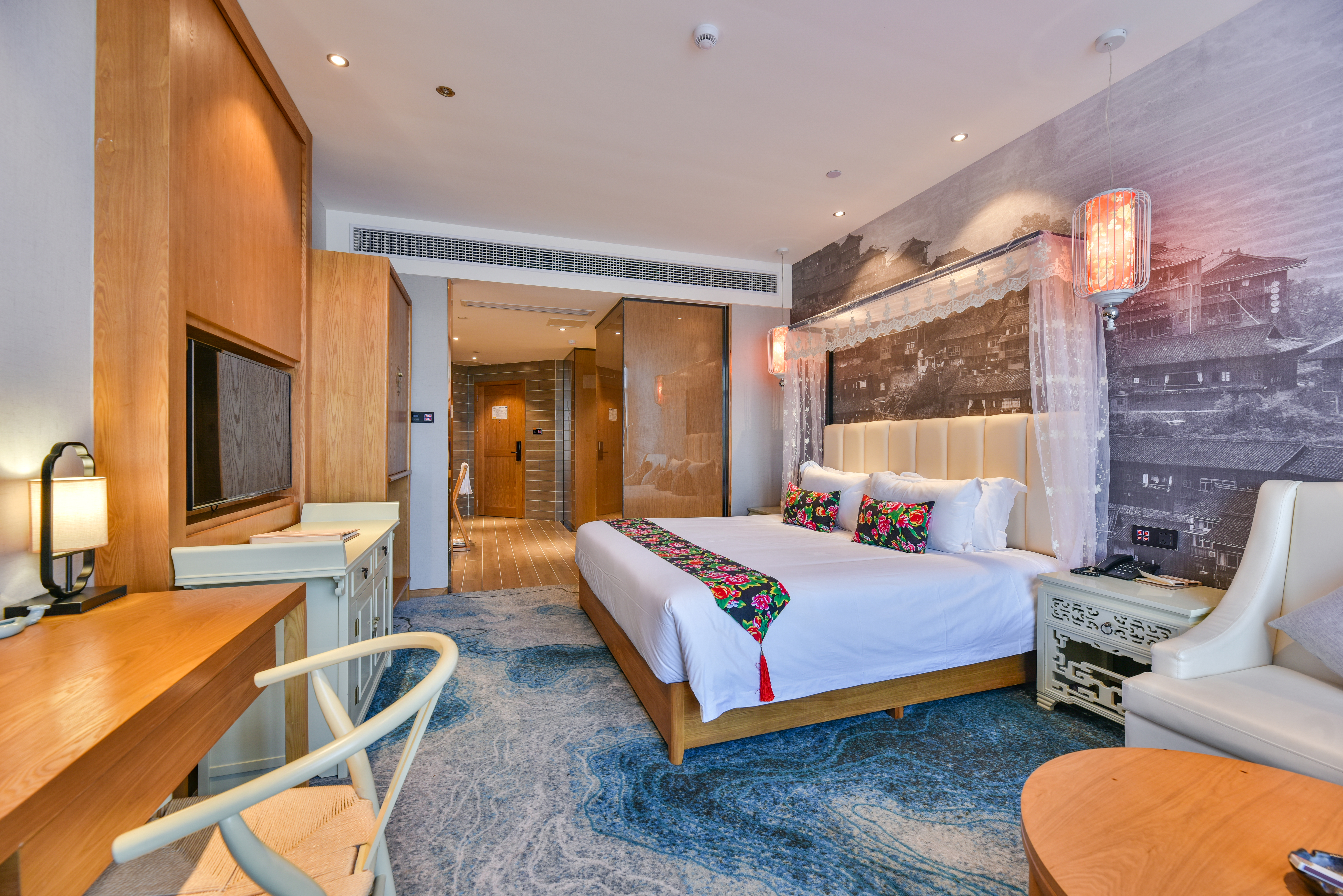 江景女权大床房-智能客控-浴缸-徕芬吹风机-全景落地窗