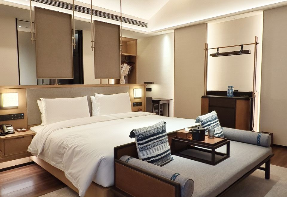 Mountain Whispers Selected Double Bed Room
