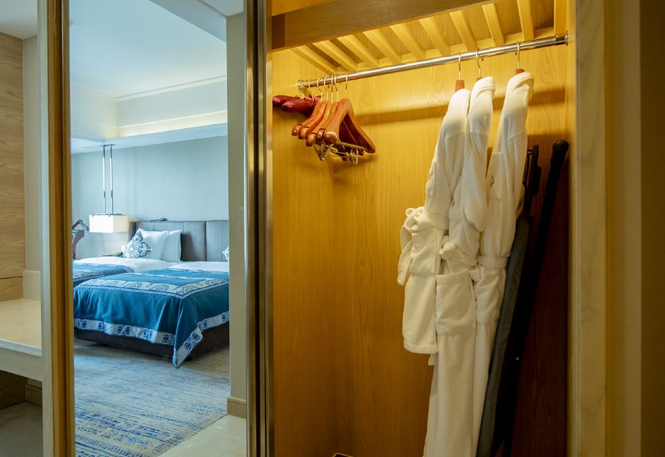 Gloria Grand Hotel JishouNo-smoking Lake View Twin