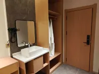 Flower International Hotel 주바 호텔