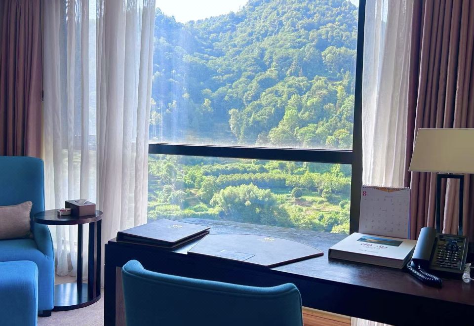 Gloria Grand Hotel JishouNo-smoking Mountain View King