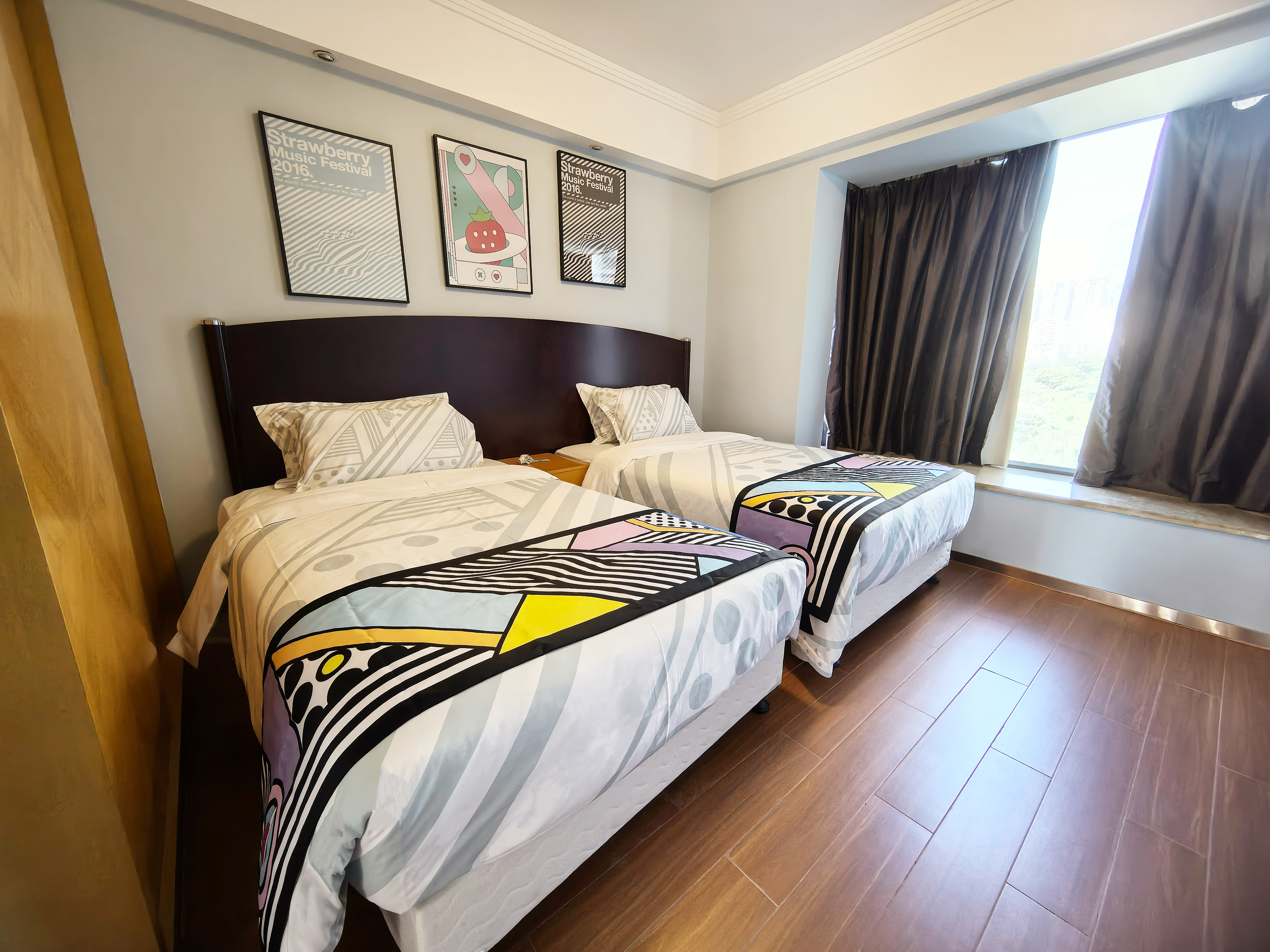 草莓主题两居室｜全景大阳台｜洗衣机｜全功能厨房