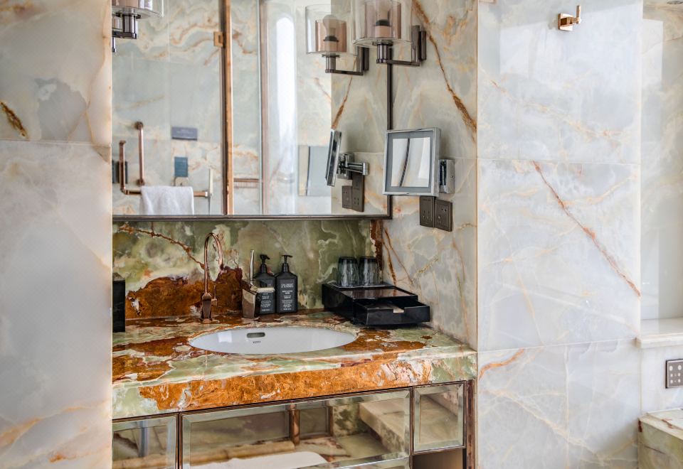 暖汤温泉·豪华大床房