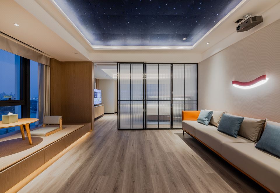 Featured Suite