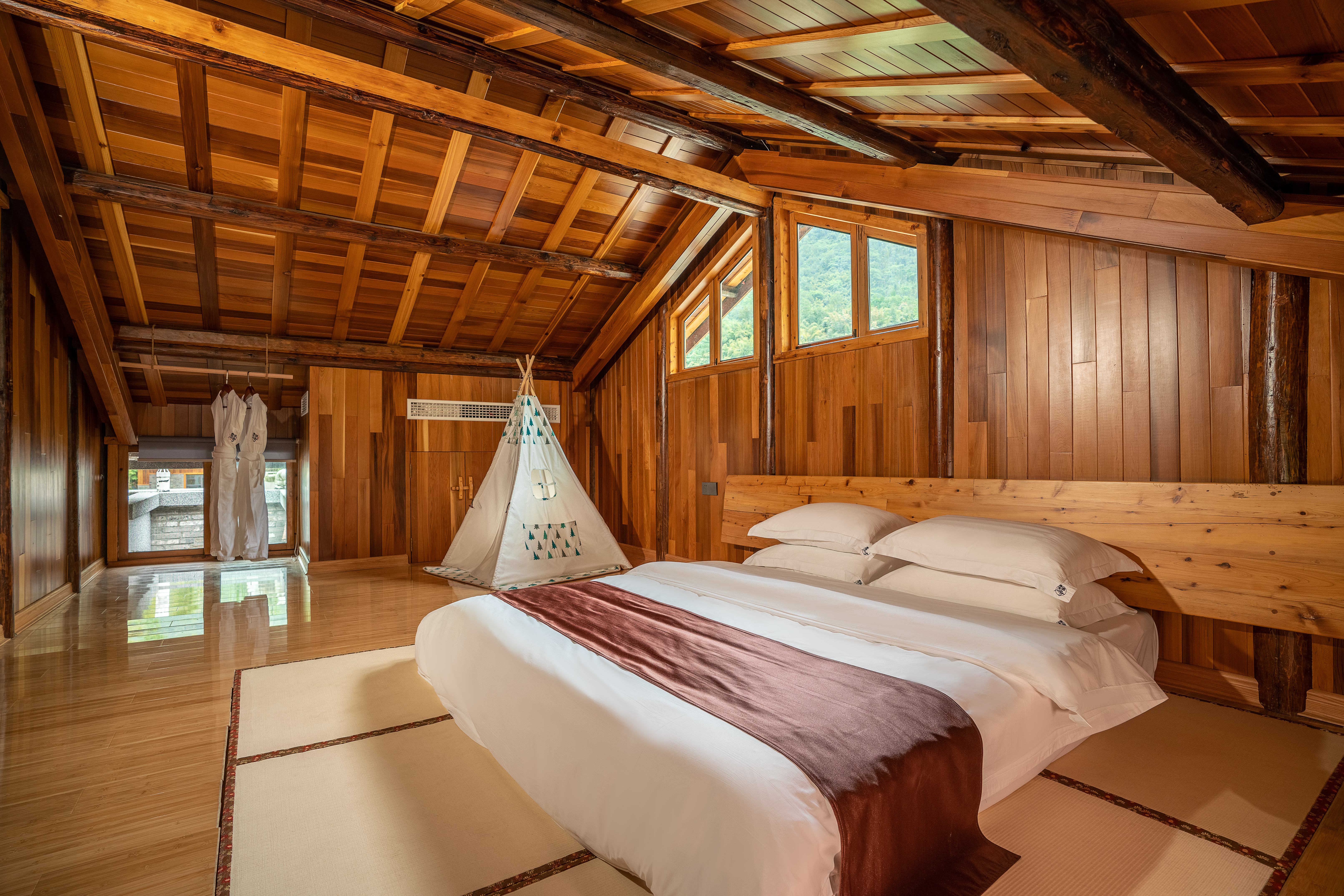 揽月畔山·跃层家庭套房