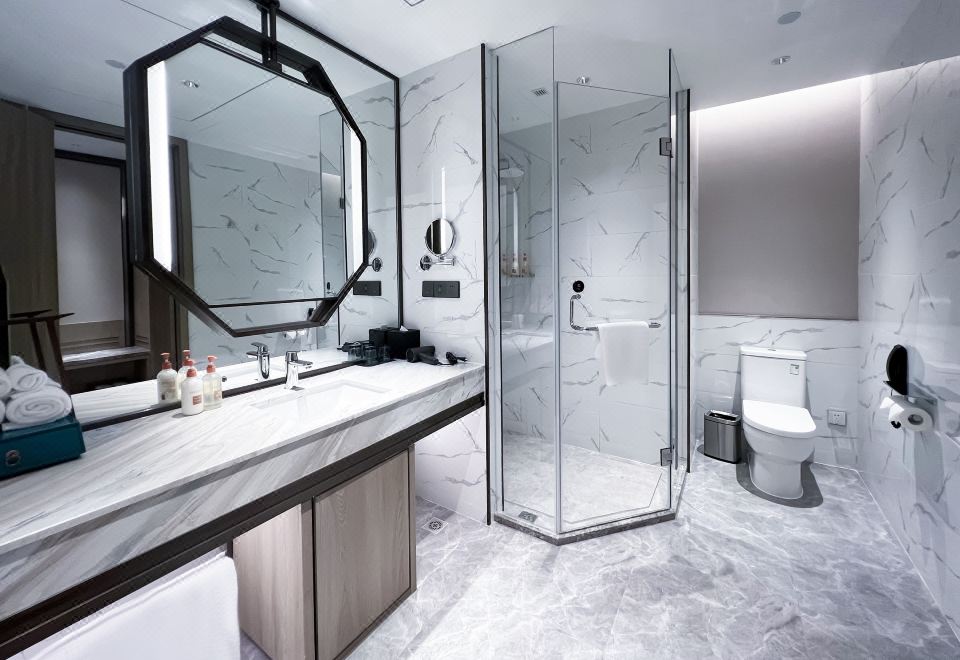 Crowne Plaza Hangzhou LinpingSuperior Queen Room