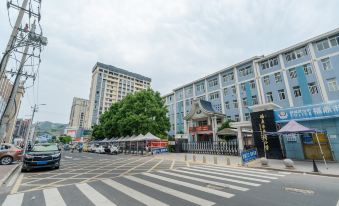 Jinhaoyiyuan Hotel (Fuding Zhonghui Plaza)