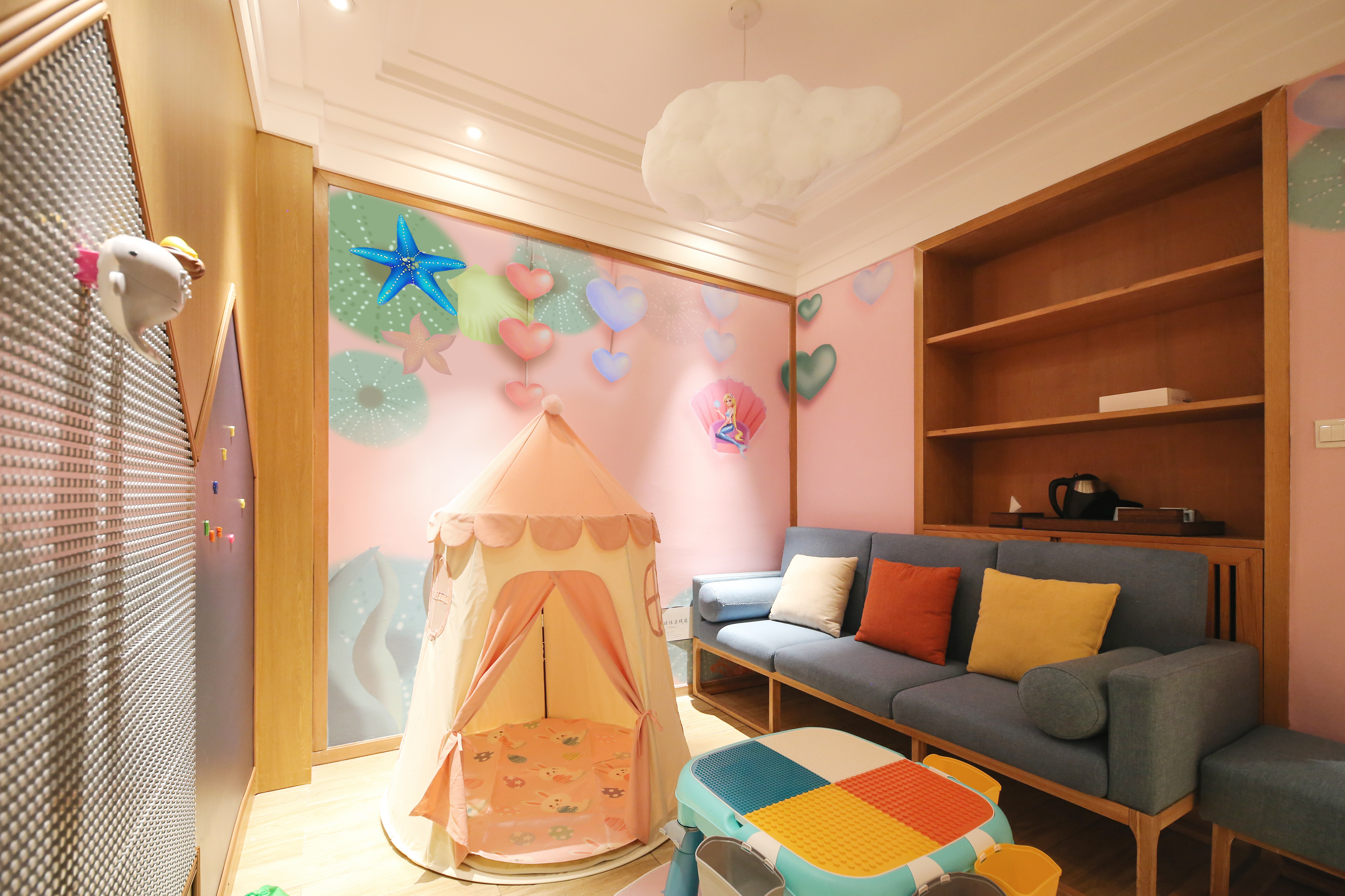 海洋主题园景公寓大床房