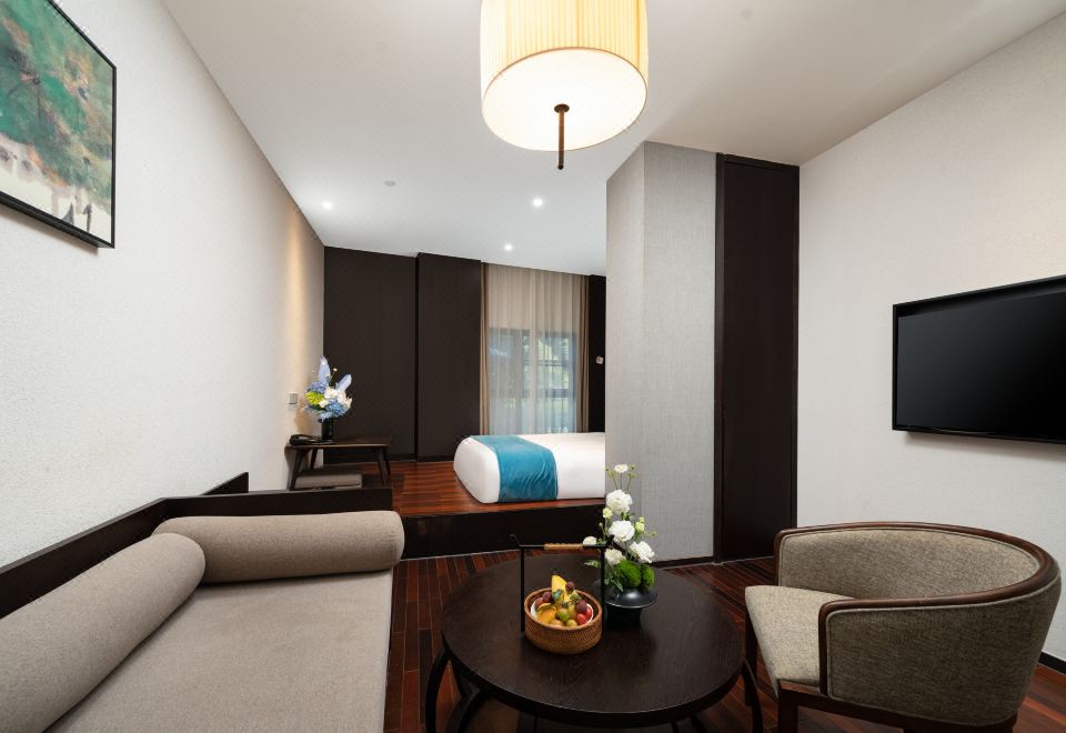 Japanese-Style Tatami Room (Meeting&Leisure Area + Peaceful Night's Sleep)