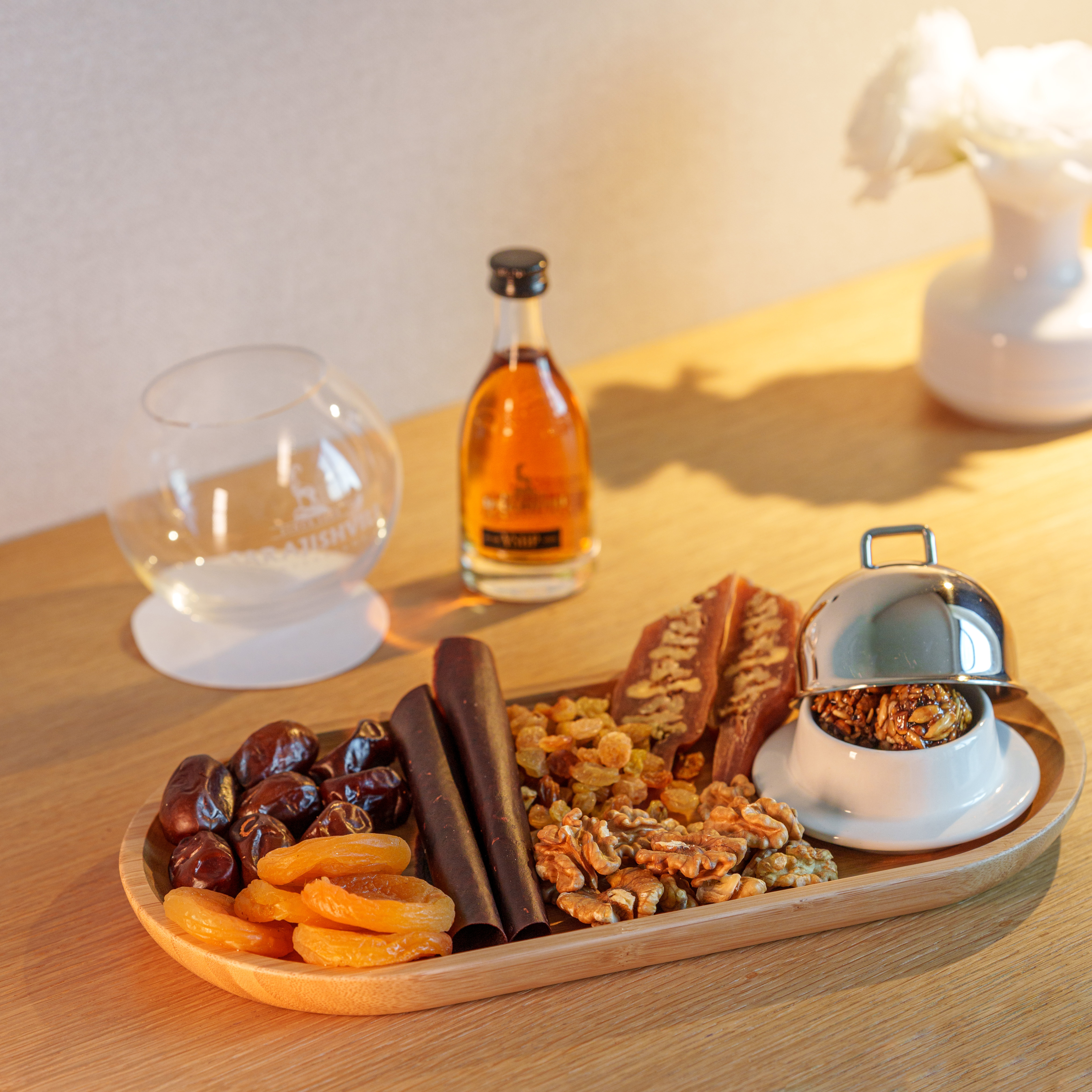 大型转角特大床房（可使用泳池）