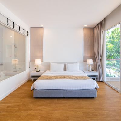Deluxe Two-Bedrooms Suite