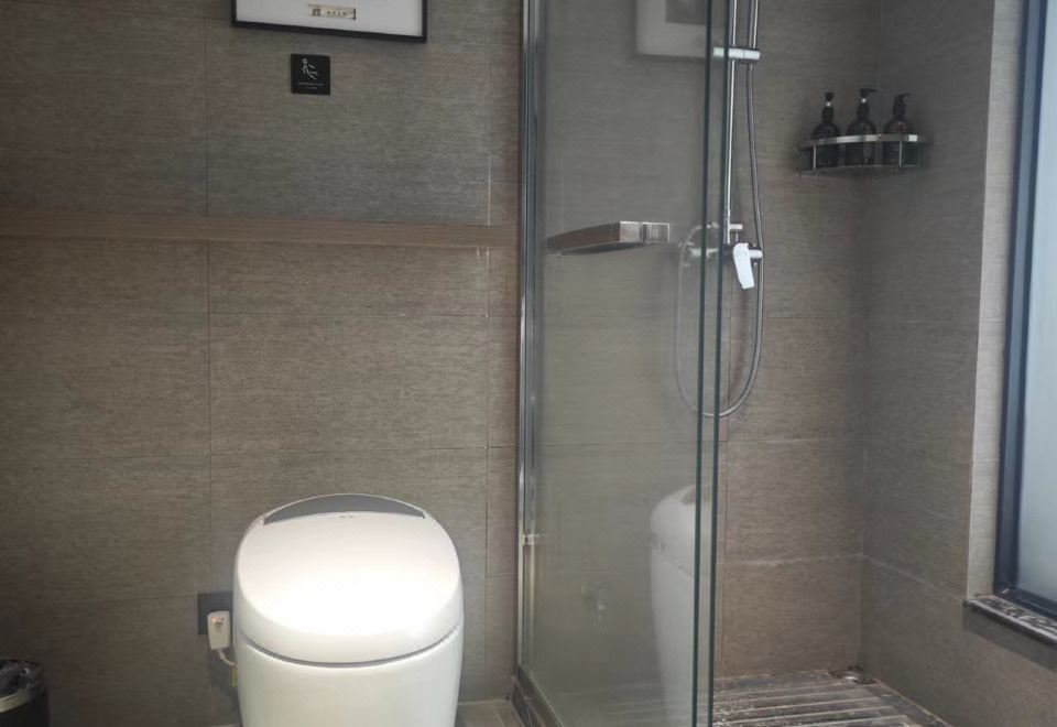 豪華大床房--超大空間+智能馬桶+乳膠床墊+高品布草