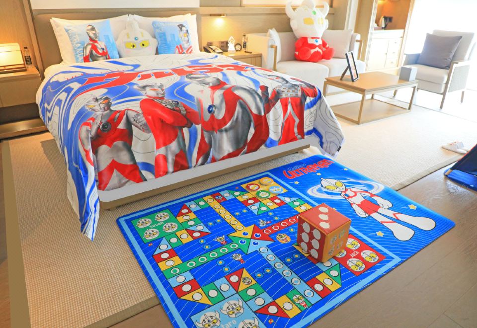 经典奥特曼主题湖景亲子房